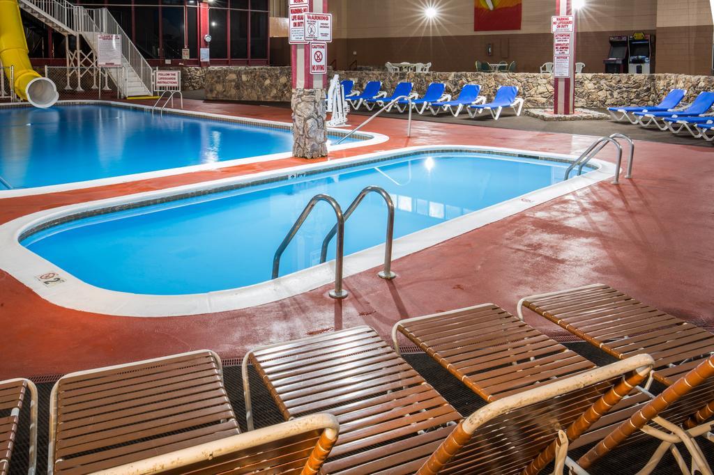 Ramada By Wyndham Medford Hotel & Conference Center المظهر الخارجي الصورة