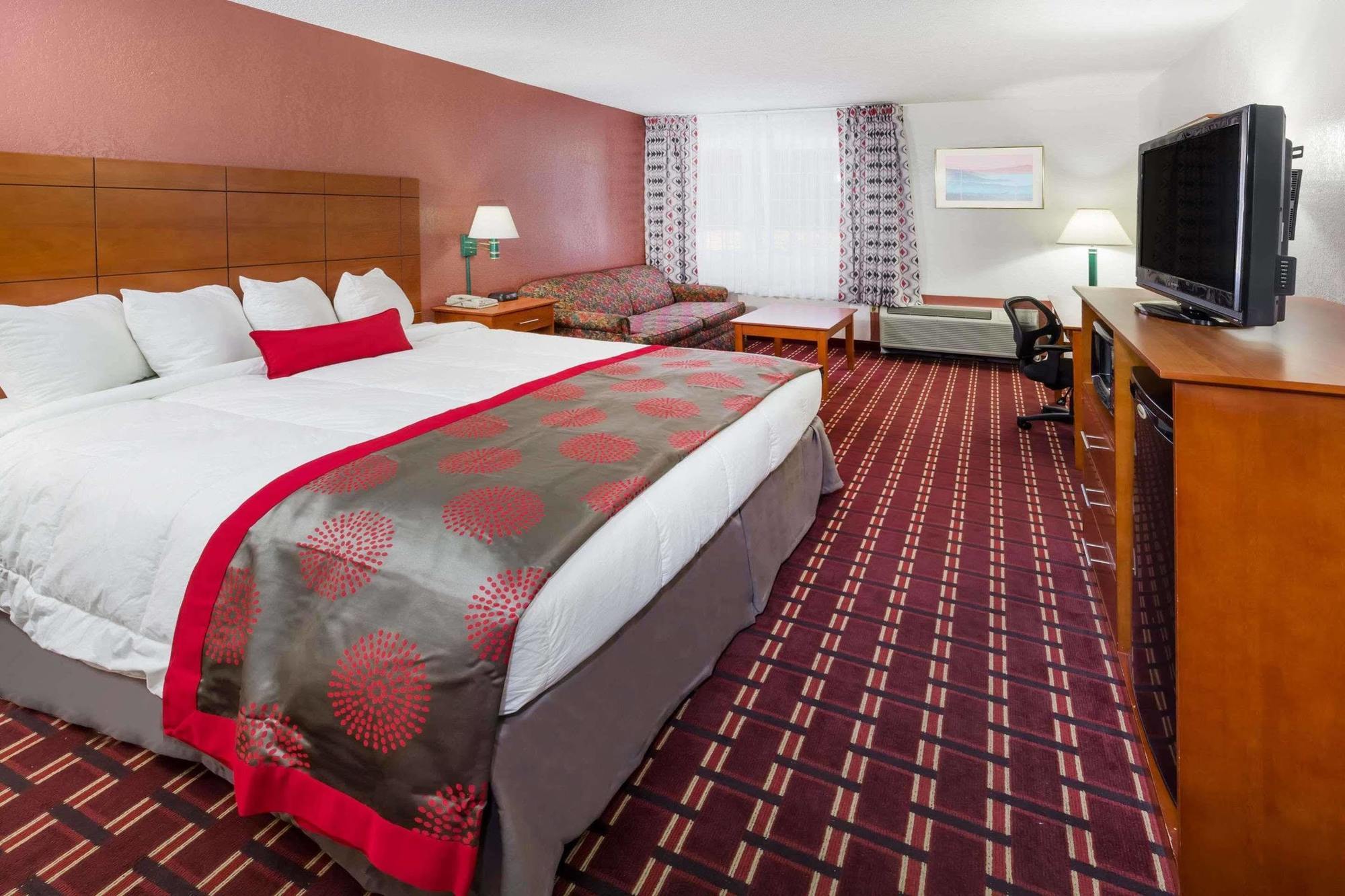 Ramada By Wyndham Medford Hotel & Conference Center المظهر الخارجي الصورة