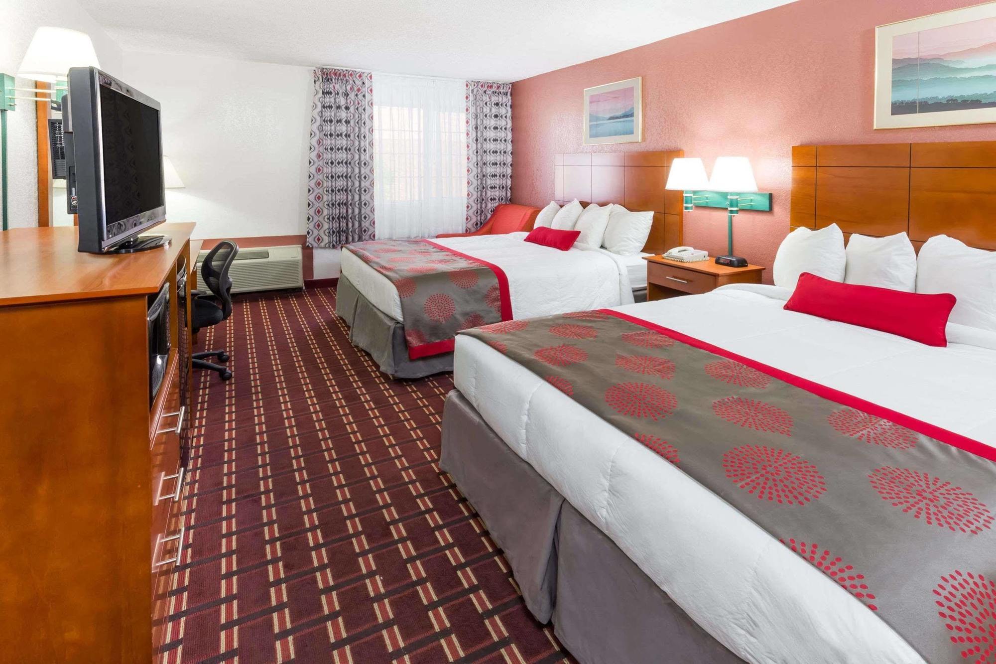 Ramada By Wyndham Medford Hotel & Conference Center المظهر الخارجي الصورة