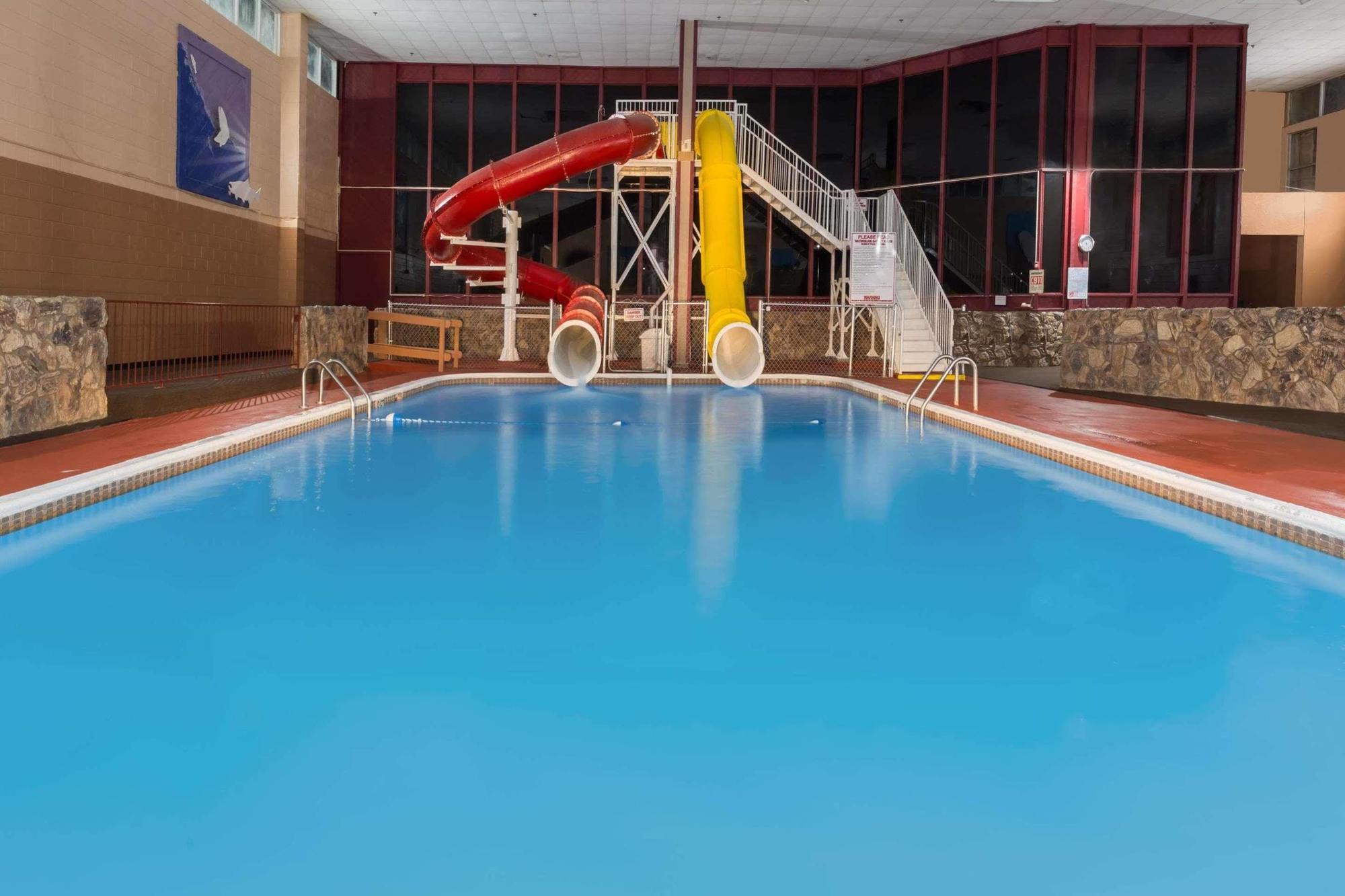 Ramada By Wyndham Medford Hotel & Conference Center المظهر الخارجي الصورة