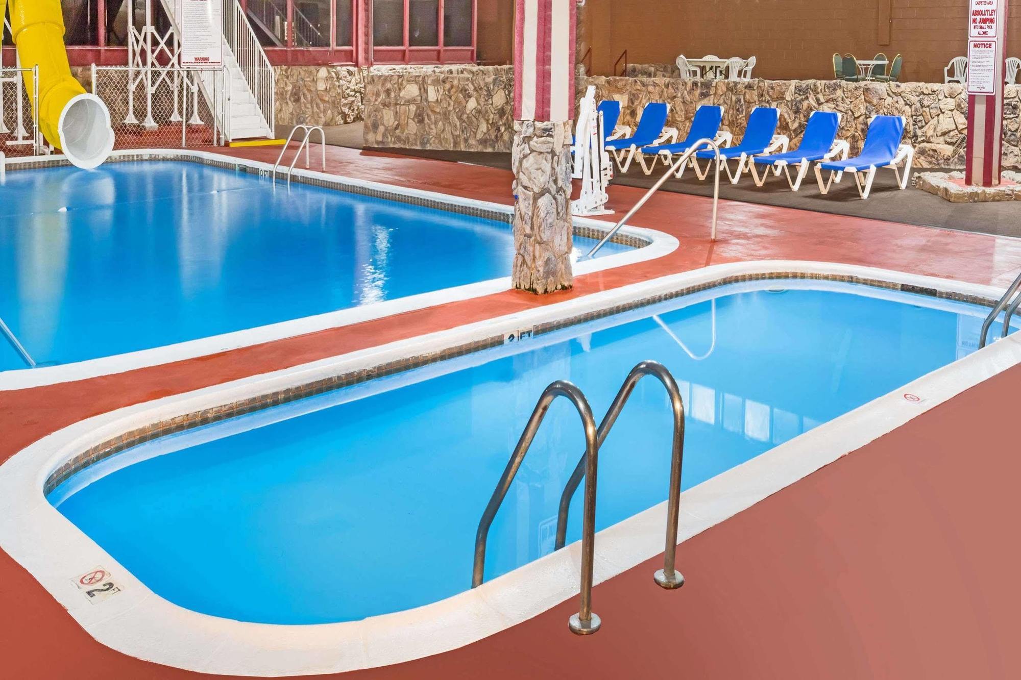 Ramada By Wyndham Medford Hotel & Conference Center المظهر الخارجي الصورة